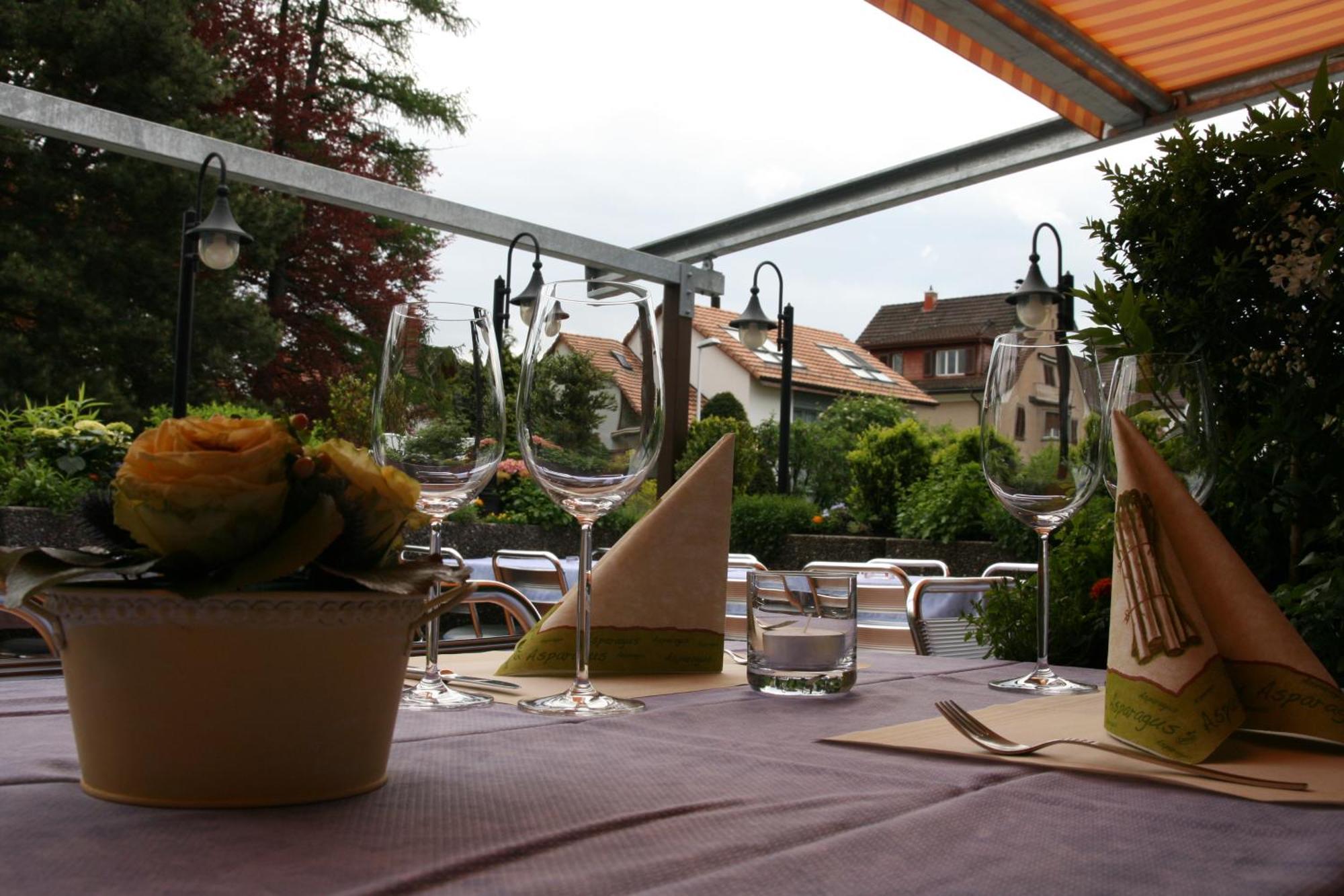 Hotel Glaernisch Hof Horgen Bagian luar foto