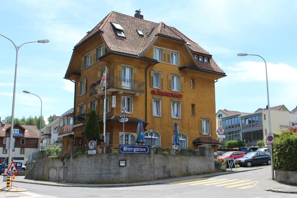 Hotel Glaernisch Hof Horgen Bagian luar foto